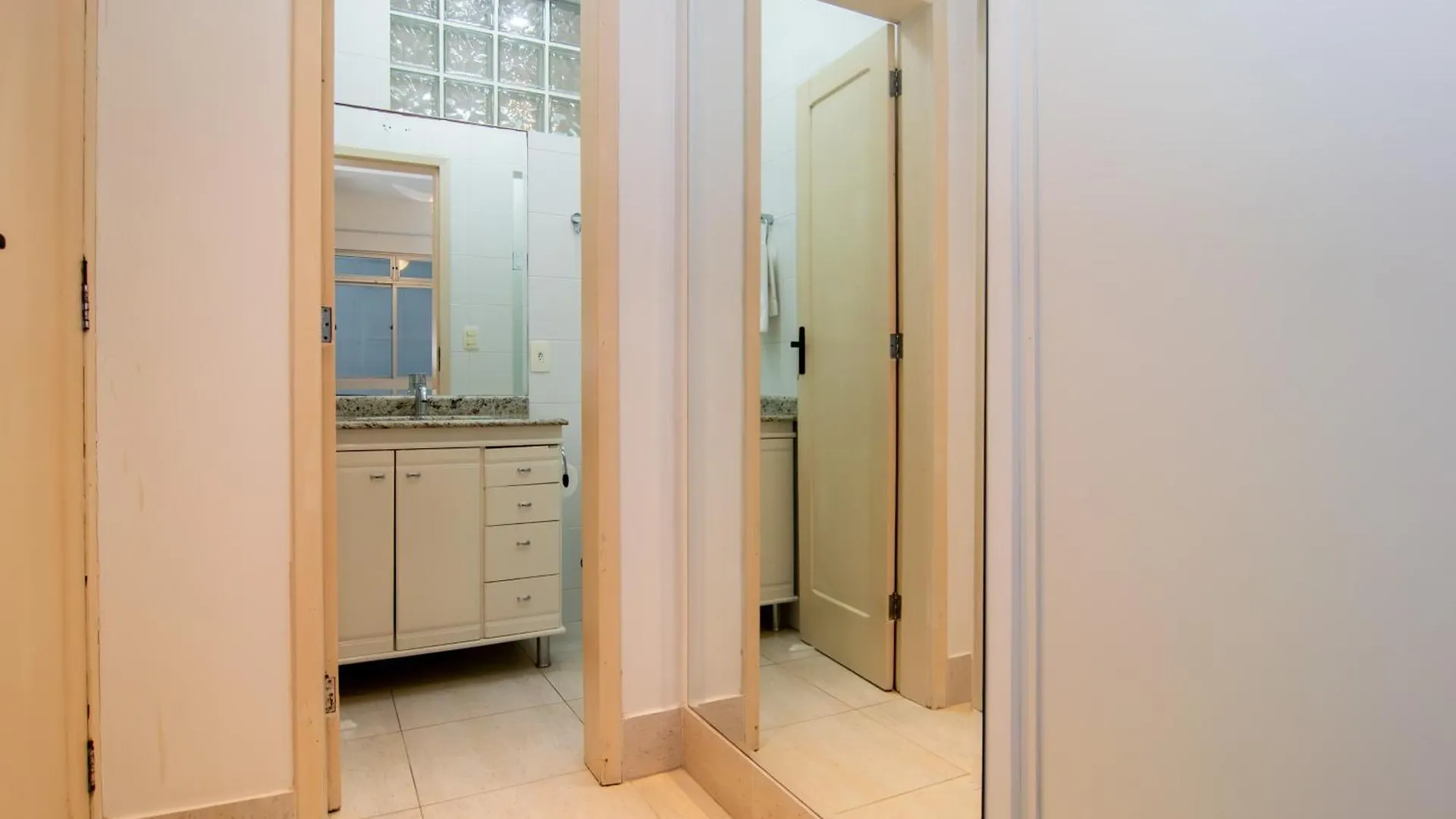Localizacao Privilegiada Na Av. Atlantica Jk4995 Balneário Camboriú Appartement